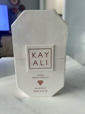 Kayali Utopia Vanilla Coco 21 Eau de Parfum - White